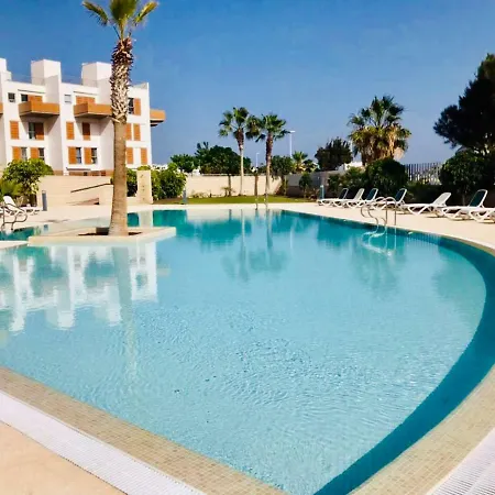 Luxury Beachfront Penthouse エル・メダノ