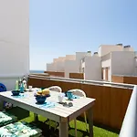 Luxury Beachfront Penthouse אל מדאנו