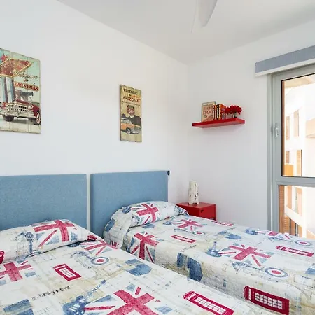 Luxury Beachfront Penthouse Daire